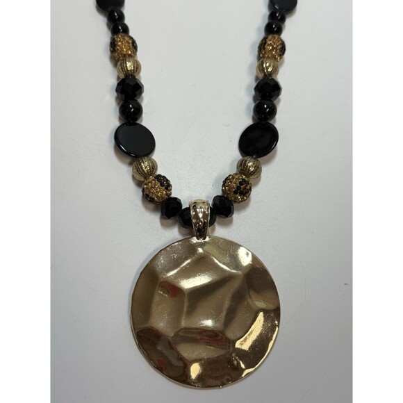 Jules Hammered Round Pendant Black Gold Animal Print Statement Necklace New - Picture 3 of 6
